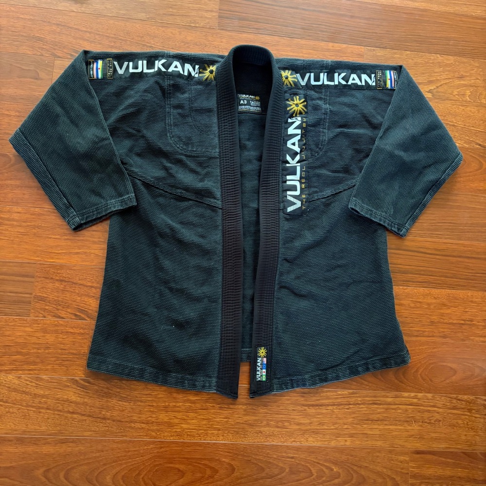 Vulkan Pro Light BJJ Gi Kimono Jacket Black Cotton Spellout Size A3
